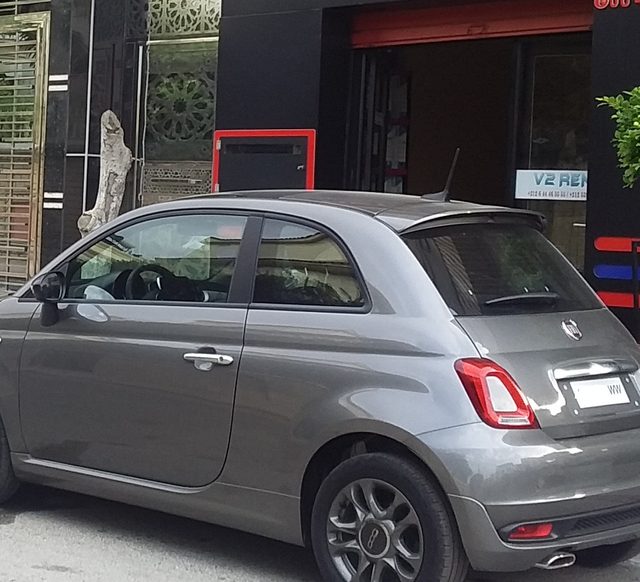Fiat 500 grise de V2 Rent Car